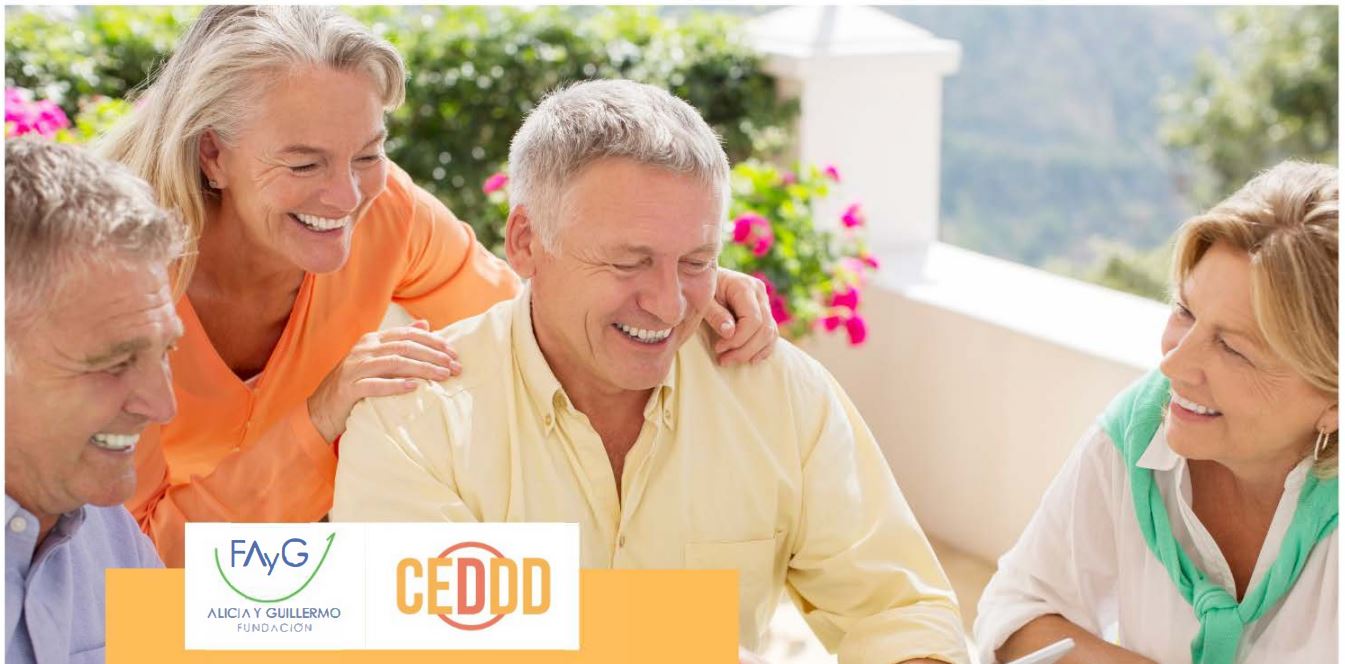 un grupo de cuatro personas, dos hombres y dos mujeres, mayores de 65 años