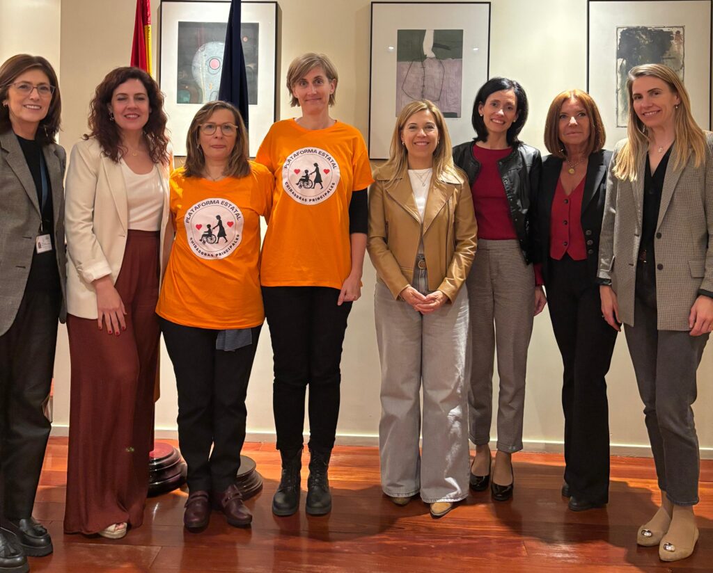 varias mujeres en foto de familia